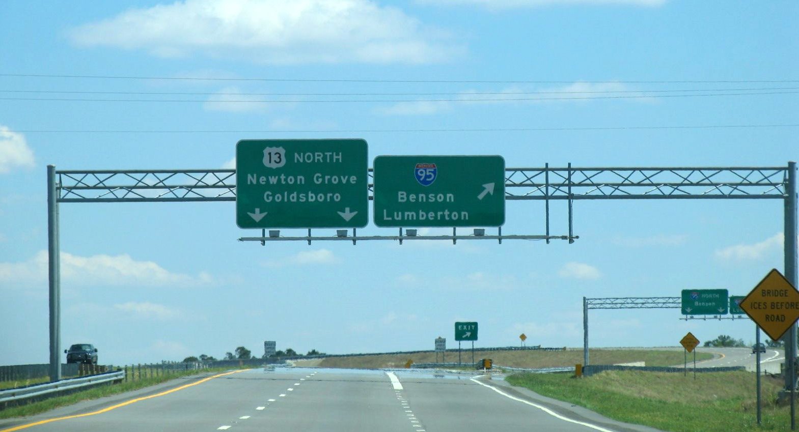 I-295 Fayetteville Outer Loop, I-95 interchange signage, image by Adam 
Prince.