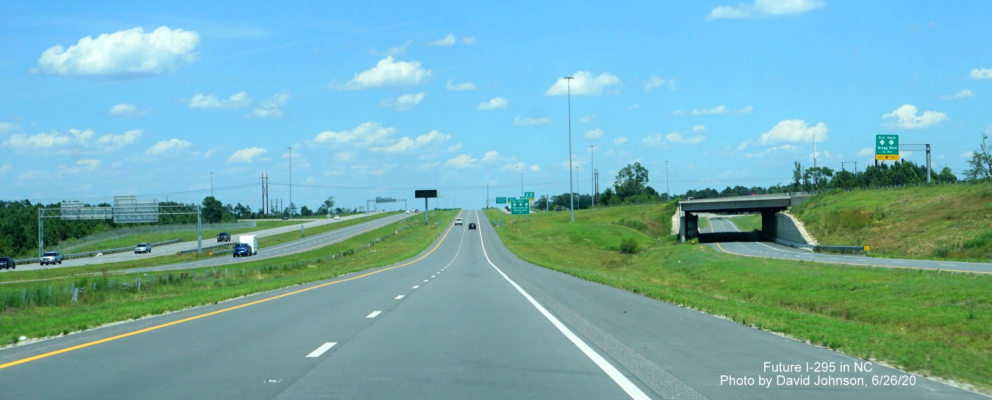 Image of C/D ramps to Bragg Blvd and the All American Freeway crossing each other from I-295 North, by David Johnson June 2020