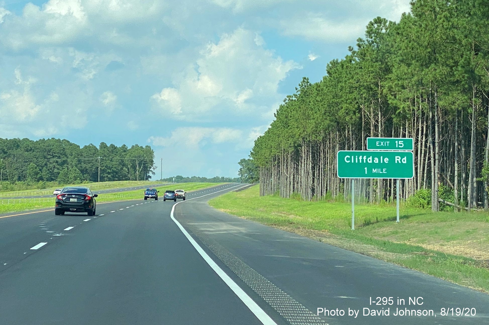 Image of 1-Mile advance ground mounted sign for Cliffdale Road exit on newly opened section of North 
        I-295 in Fayetteville, photo by David Johnson August 2020
