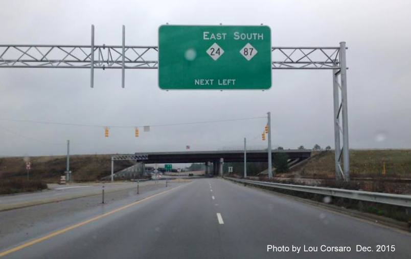Overhead guide signage for NC 24/NC 87 approaching Fayetteville Loop on NC 210. Photo by Lou Corsaro