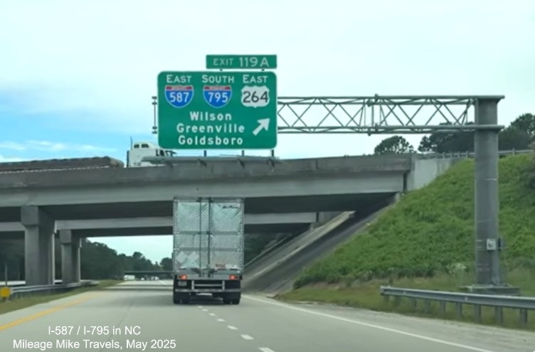 Image of new overhead ramp sign with I-587 shield on I-95 South C/D lanes in Wilson,
by Mileage Mike Travels, May 2025