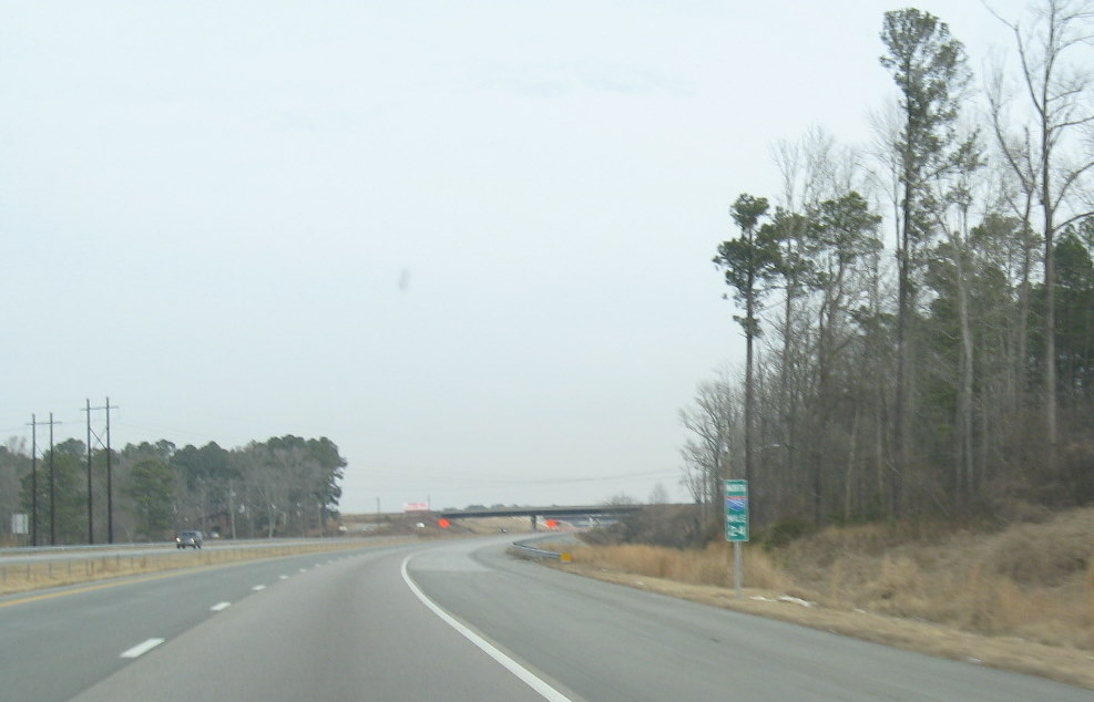 Photo of first I-795 North milemarker near Goldsboro before new US 70 Bypass, 
          Jan. 2010