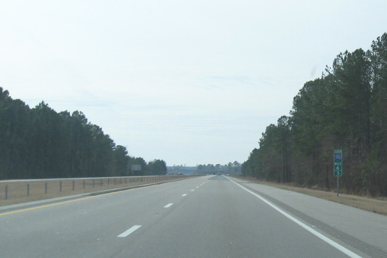 Photo of newly installed I-795 South milemarker near US 264 interchange, Jan. 
          2010