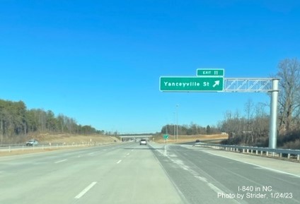 Image of new East I-840 East reassurance marker on new section of Greensboro Urban Loop after North Elm Street, photo by Strider, January 2023