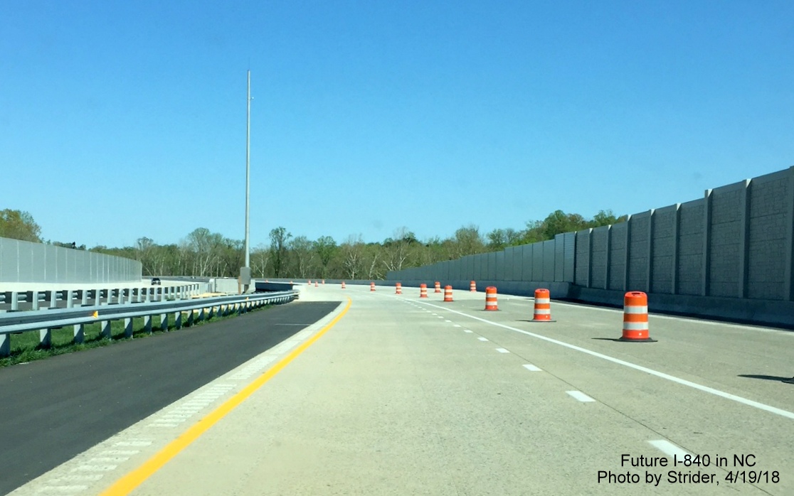 Image of narrowed lanes at current end of I-840 East Greensboro Urban Loop at US 220, by Strider